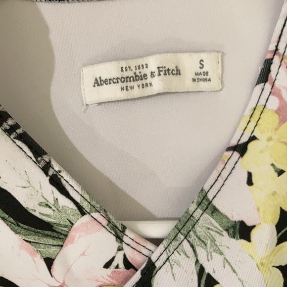 Woman Floral Neoprene Wrap Dress - Size S - Picture 3 of 6